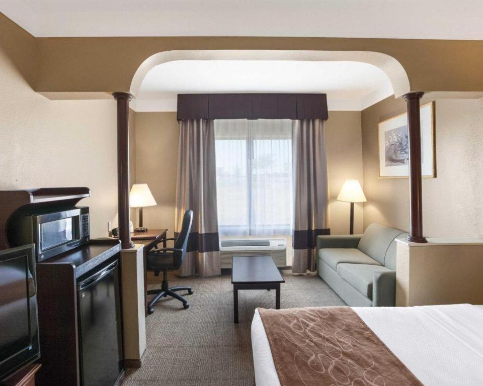 Comfort Suites Plainview Esterno foto