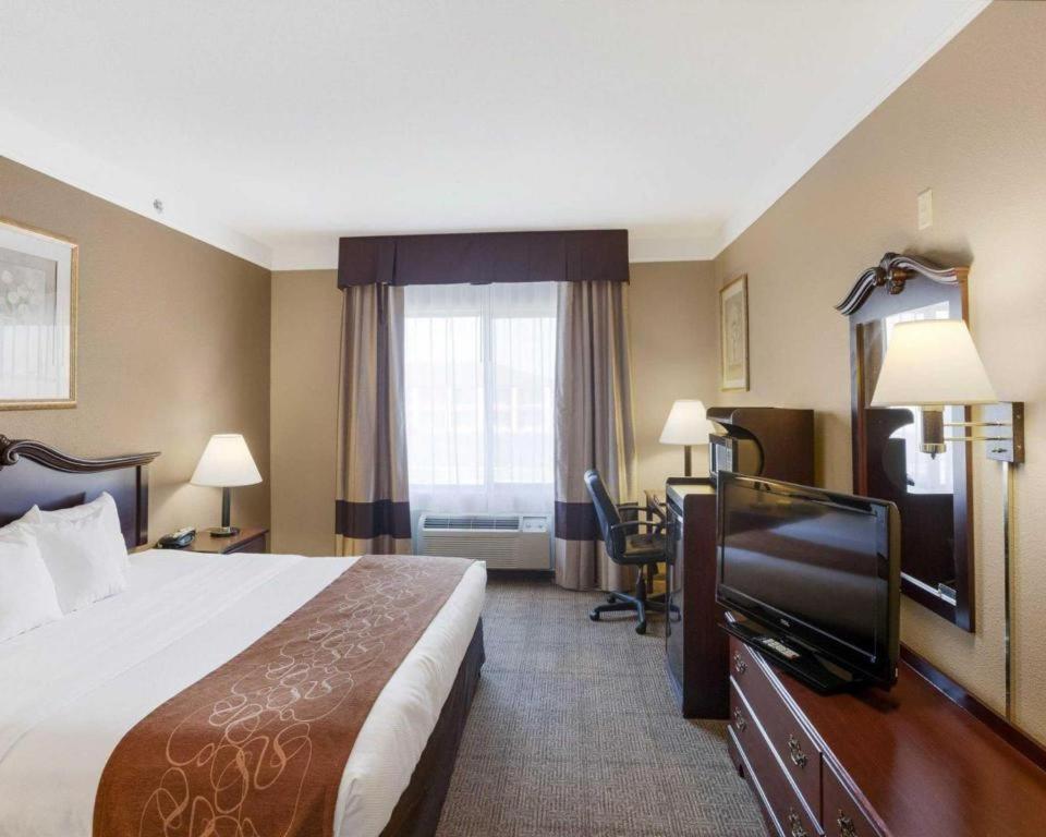Comfort Suites Plainview Esterno foto