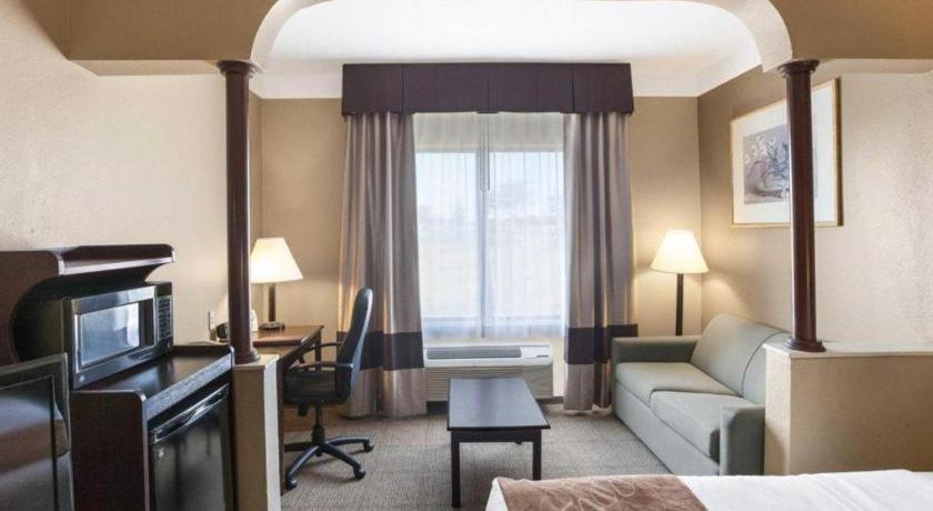 Comfort Suites Plainview Esterno foto