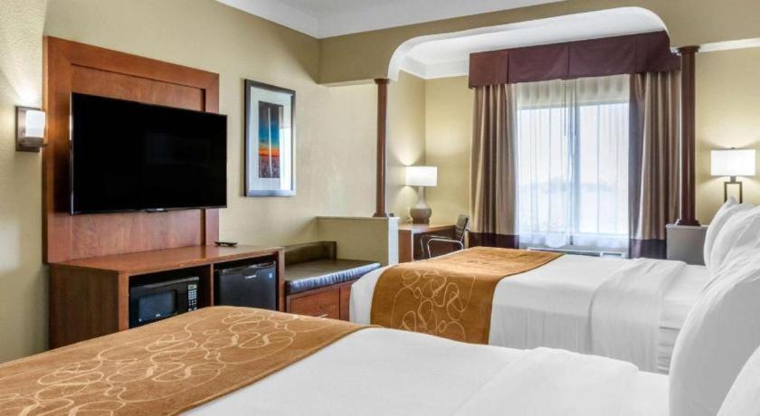 Comfort Suites Plainview Esterno foto