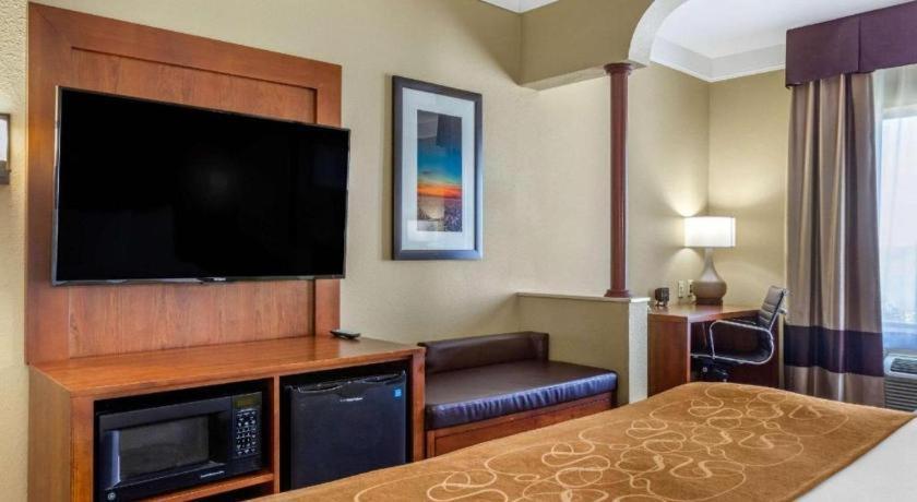 Comfort Suites Plainview Esterno foto