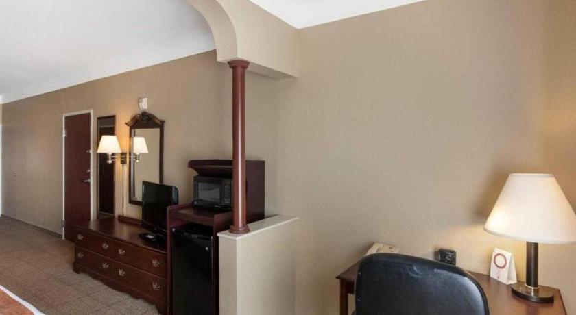 Comfort Suites Plainview Esterno foto