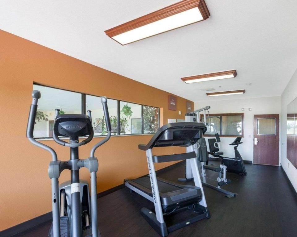 Comfort Suites Plainview Esterno foto